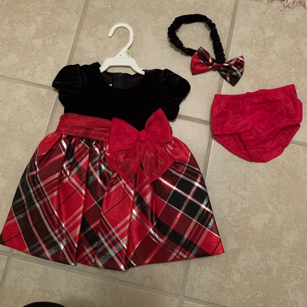 Baby girl holiday velvet dress